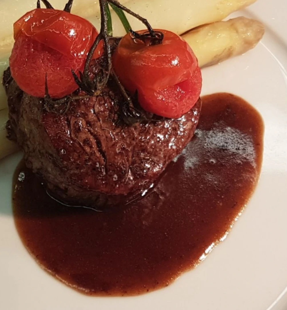 Essenza Toscana: Viaggio di Sapori e Tradizione