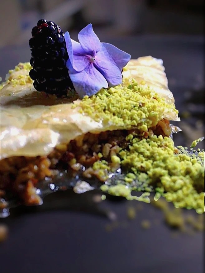 Crujiente, dulce y perfecto… ¿quién se resiste a un baklava así ✨????...#baklavas #dulce #postre #.jpg Crujiente, dulce y perfecto… ¿quién se resiste a un baklava así ✨????...#baklavas #dulce #postre #.jpg