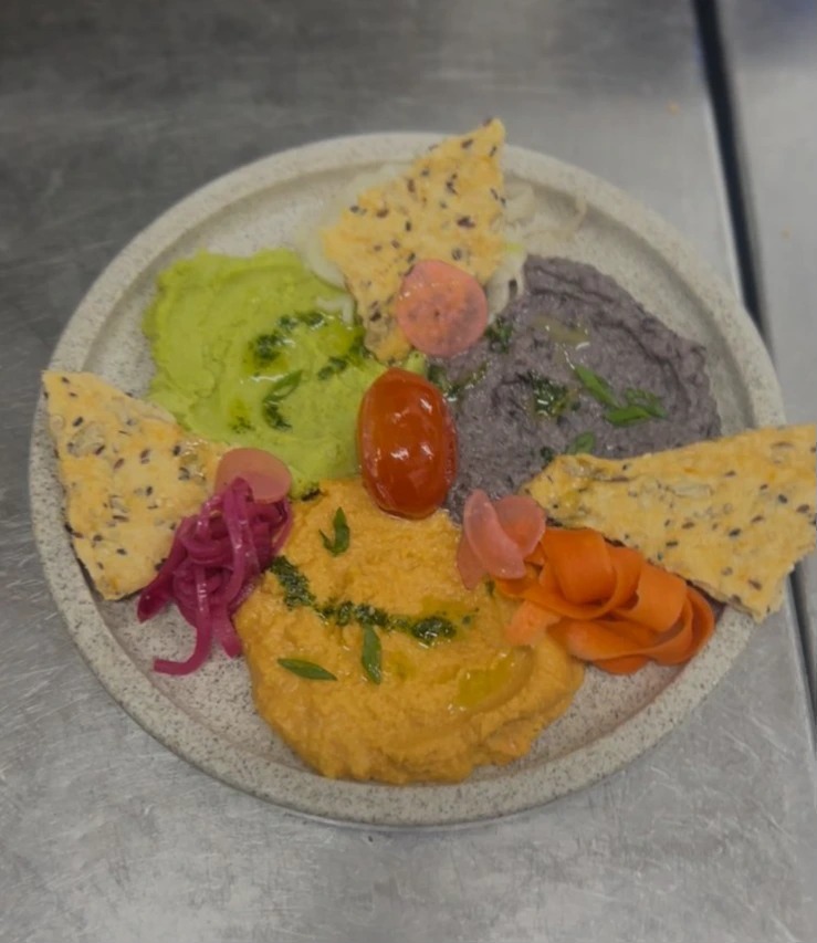 Trio de hummus.jpeg Trio de hummus.jpeg
