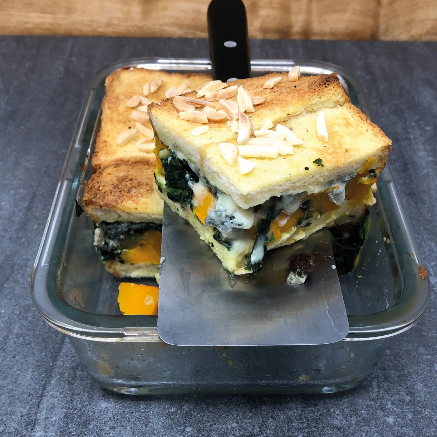 Seite 214 - Ofenschlupfer mit Gorgonzola und Kürbis-Spinat.png