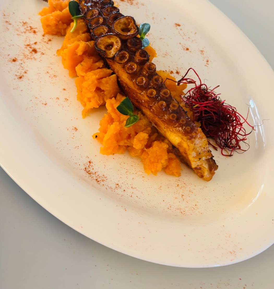 IMG_1976.jpeg IMG_1976.jpeg