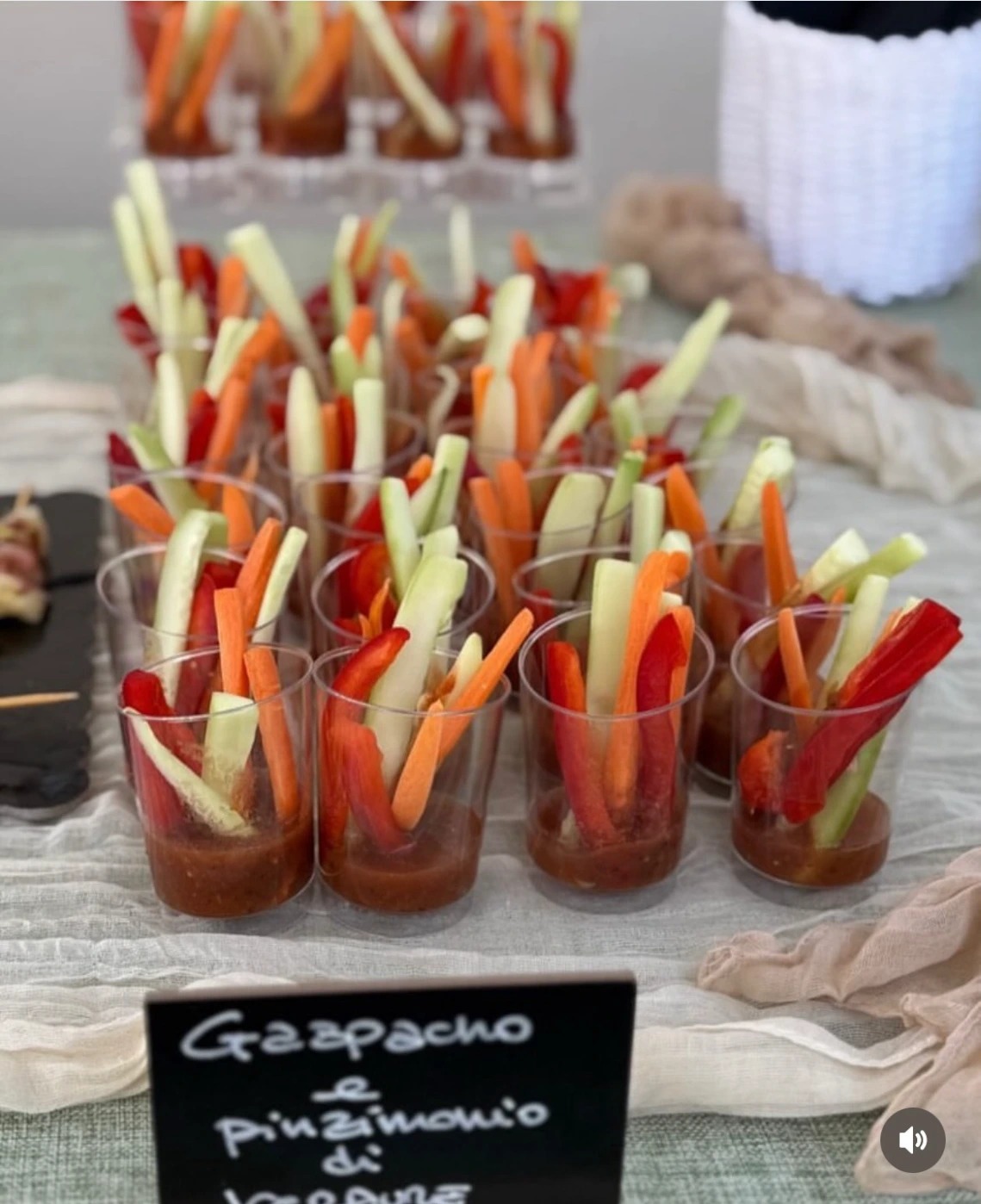 FINGER.jpeg FINGER.jpeg