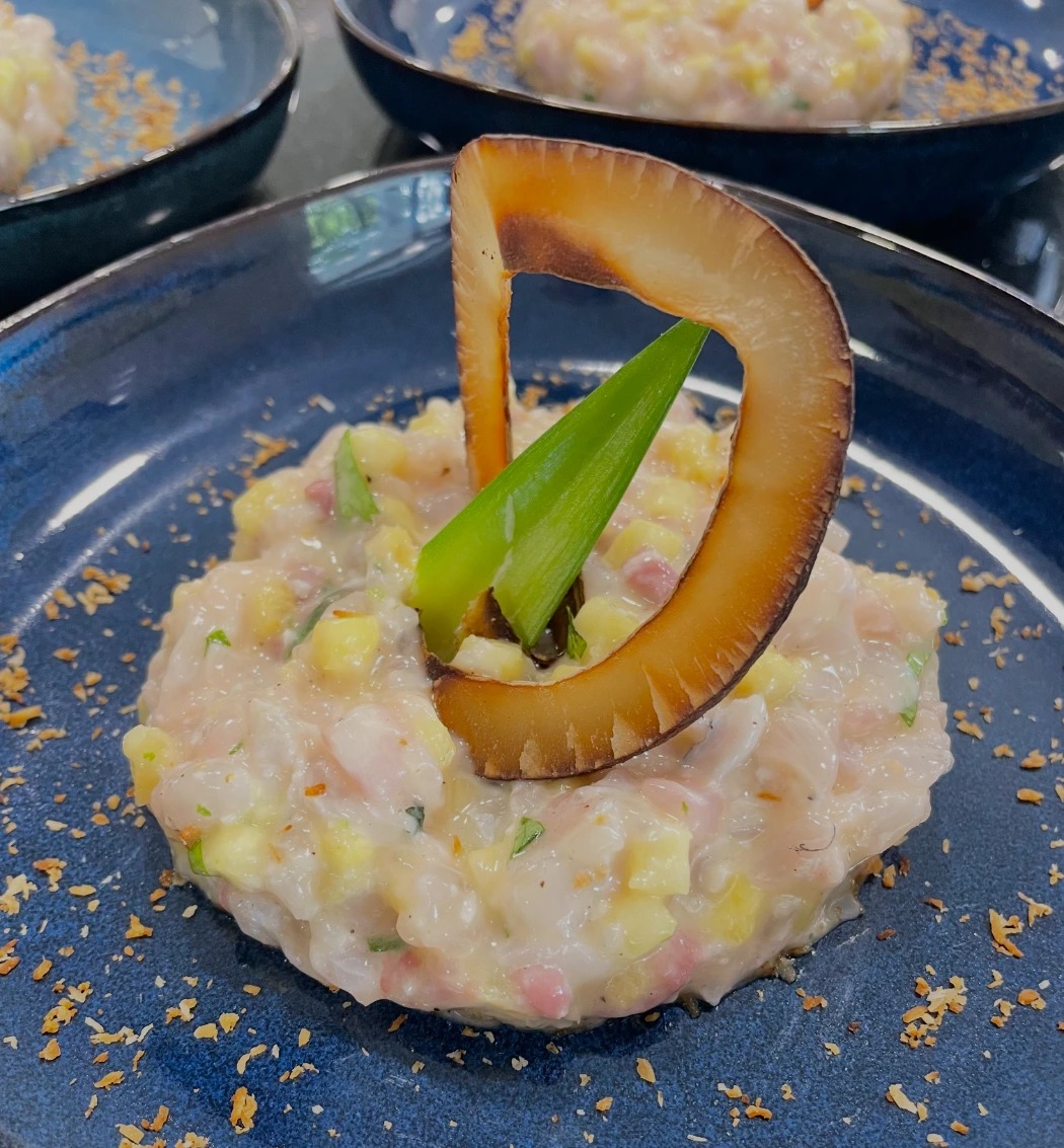 Sea bream tartare.png