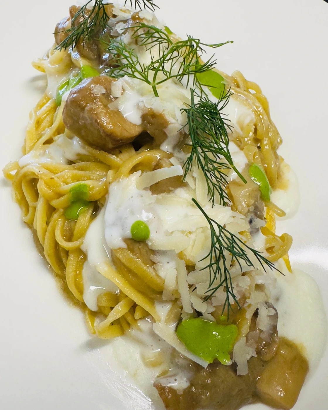 tagliolini ai porcini & bufala .jpg tagliolini ai porcini & bufala .jpg
