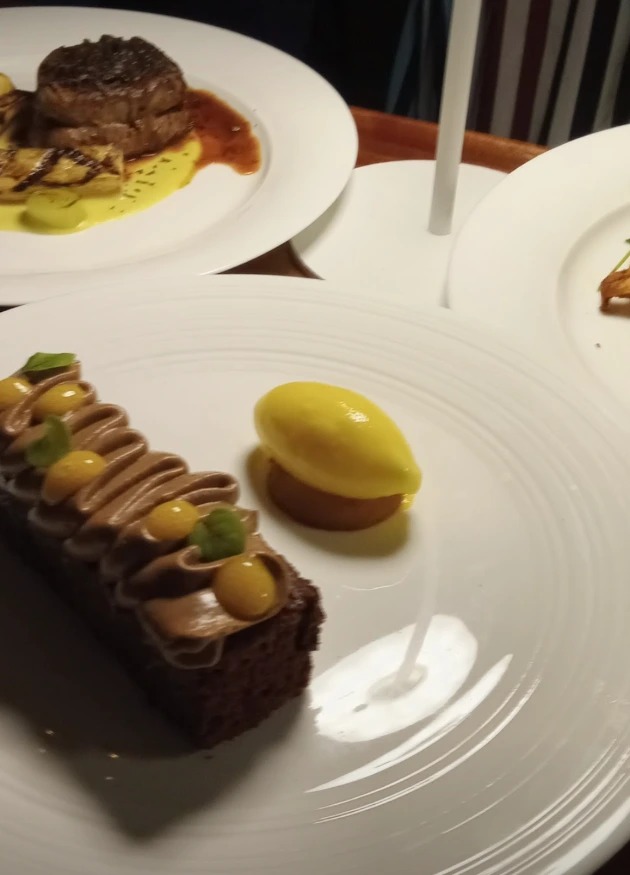 Screenshot_20251004_202558_Photos.jpg Screenshot_20251004_202558_Photos.jpg