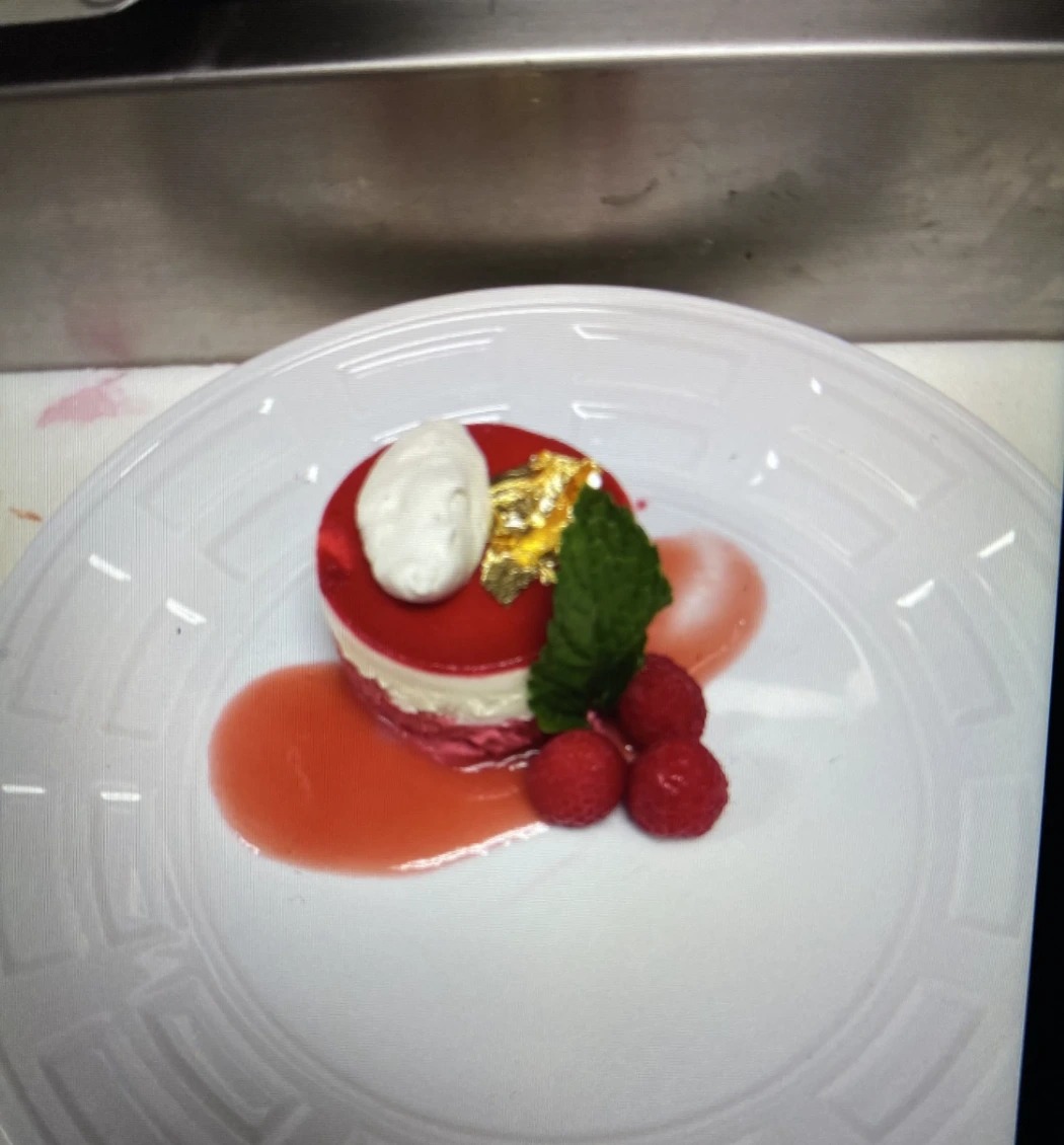 strawberry dessert .jpg strawberry dessert .jpg