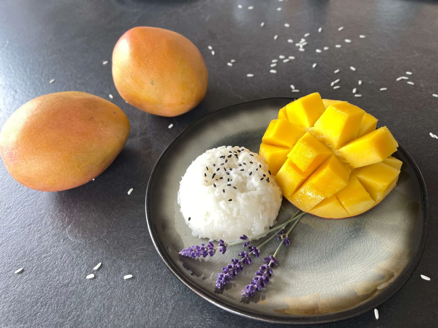 Mango aus Thailand mit Sticke Rice.jpeg Mango aus Thailand mit Sticke Rice.jpeg