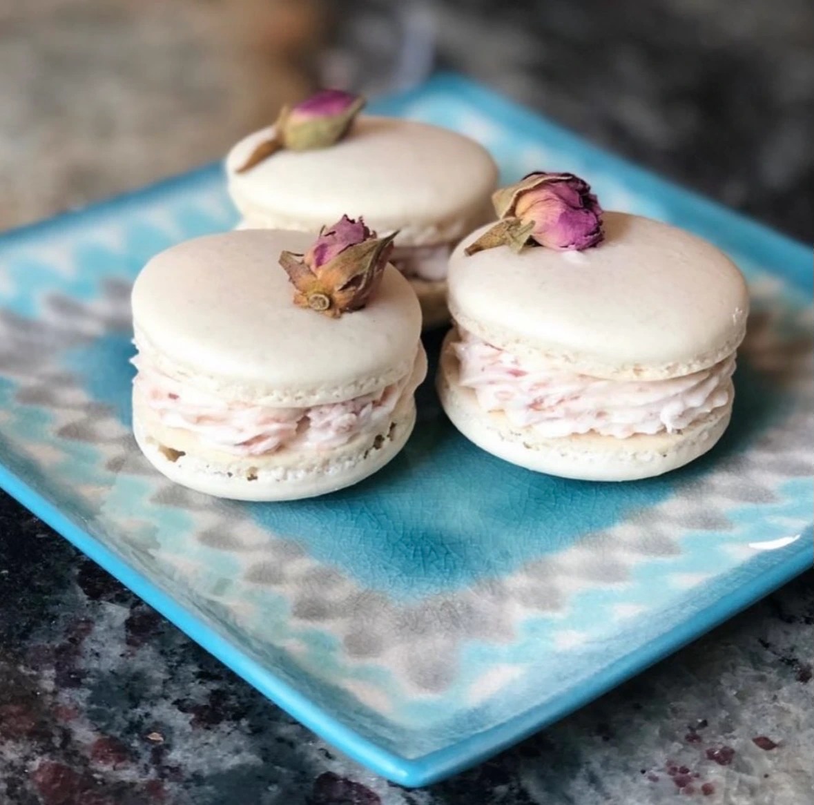 macarons rose.jpeg macarons rose.jpeg