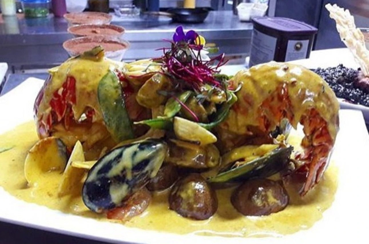 Langosta Mumbai.jpg Langosta Mumbai.jpg