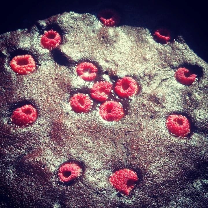 Flouless chocolate and raspberry cake.jpg