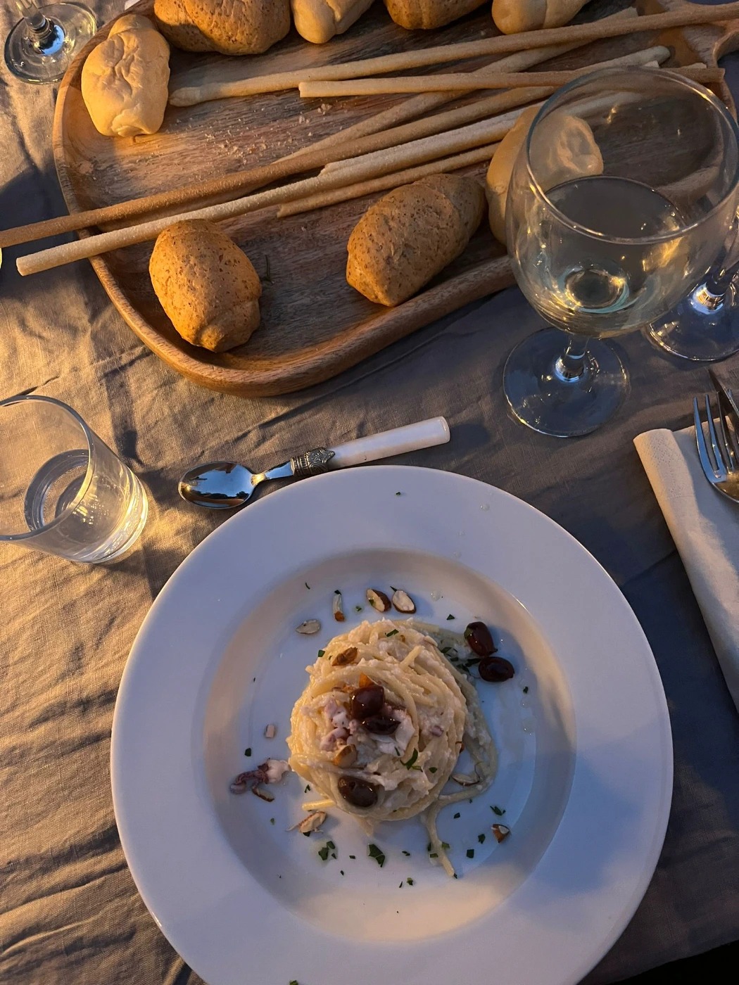 Spaghettoni calamari sauce olives almonds2.jpg