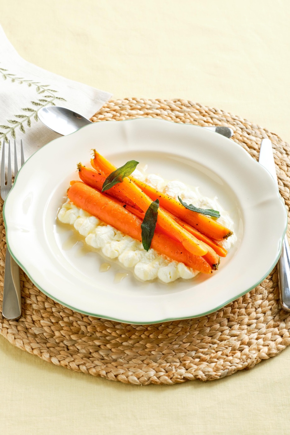 AnnaLachlan BecBradbury98s.jpg AnnaLachlan BecBradbury98s.jpg