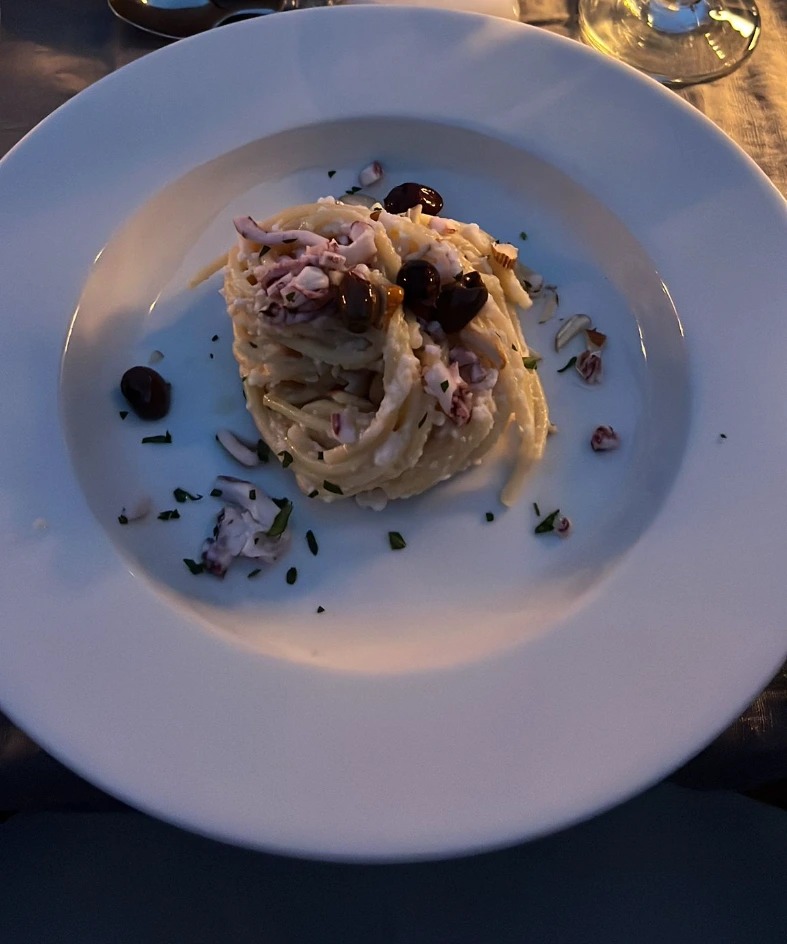 Spaghettoni calamari sauce olives almonds3.jpg