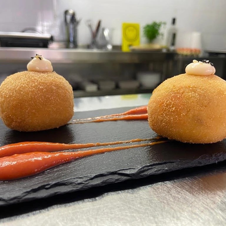 Bombas menorquinas.jpg Bombas menorquinas.jpg