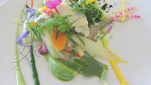 1483bc56d5580c885925244817ba813e--salad-presentation-food-plating.jpg
