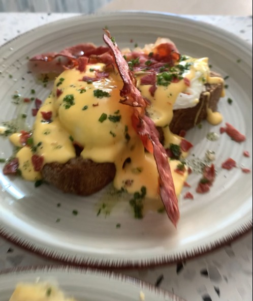Golden brunch