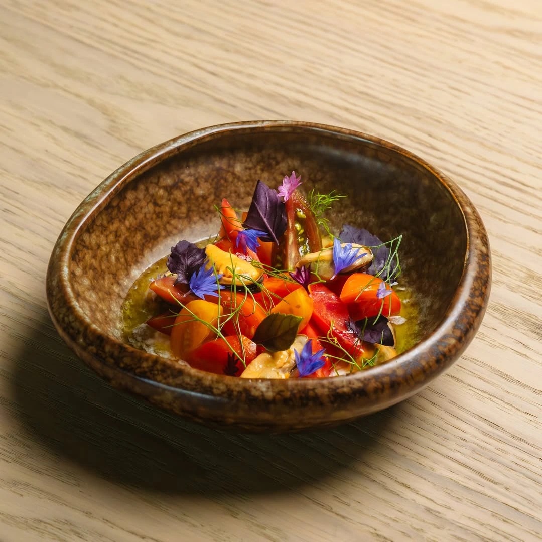 Tomatoes - marinated mussels - stracciatella - riesling vinaigrette ⠀⠀⠀⠀⠀⠀⠀⠀⠀⠀⠀⠀⠀⠀⠀⠀⠀⠀⠀ ⠀⠀⠀⠀⠀⠀⠀ .jpg