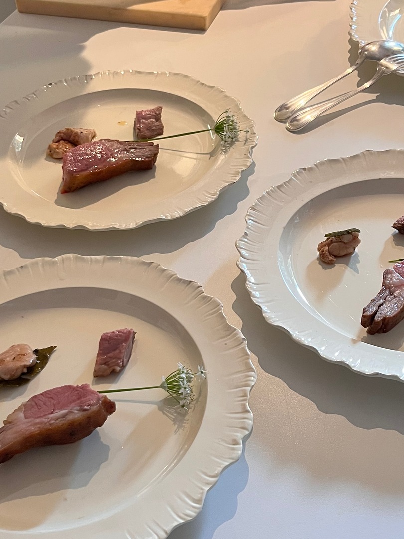 Italian tailored table