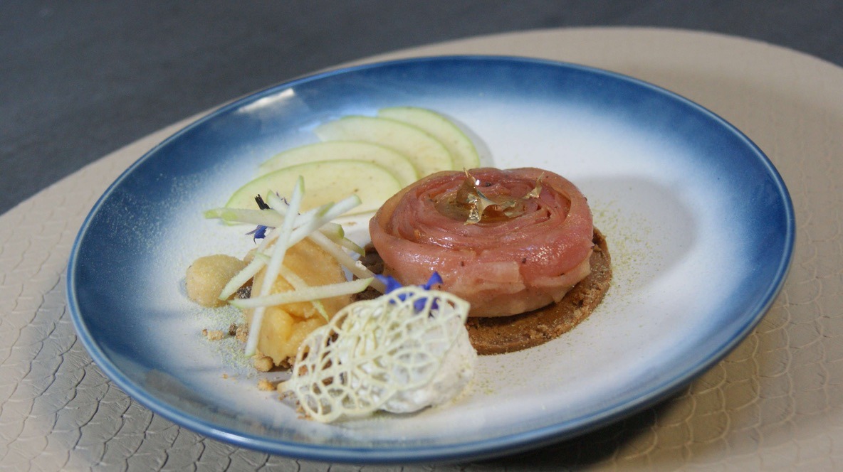 Autour de la pomme.jpeg Autour de la pomme.jpeg