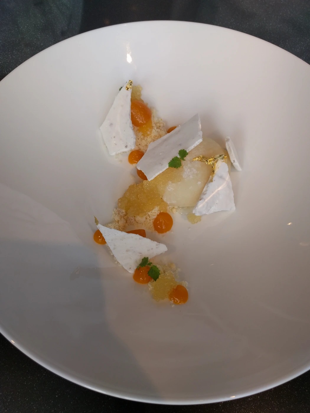 Джинджифилов Кръмбръл, Гел мандарина, Хайвер от Каламанси, Цитрусов Меранг и Мочи от Грейпфрут.jpg Джинджифилов Кръмбръл, Гел мандарина, Хайвер от Каламанси, Цитрусов Меранг и Мочи от Грейпфрут.jpg