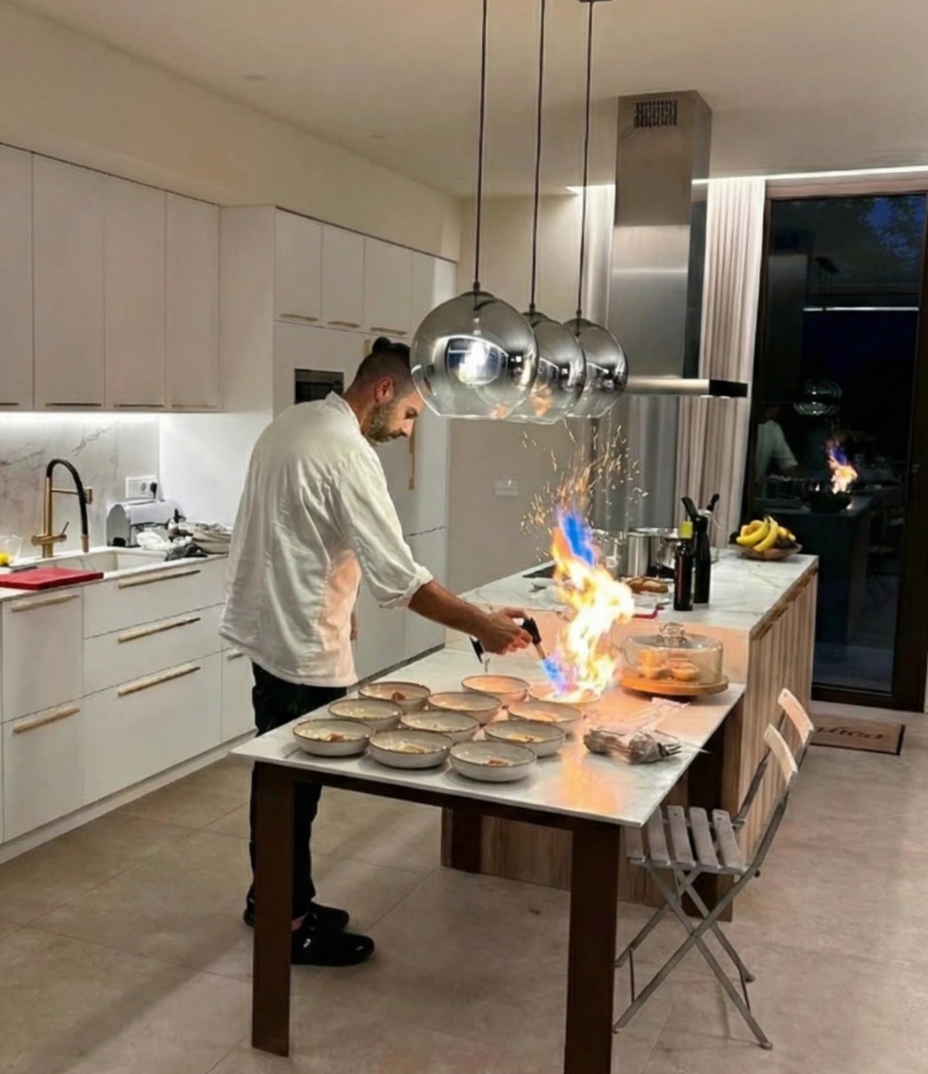 chef alejandro.png chef alejandro.png