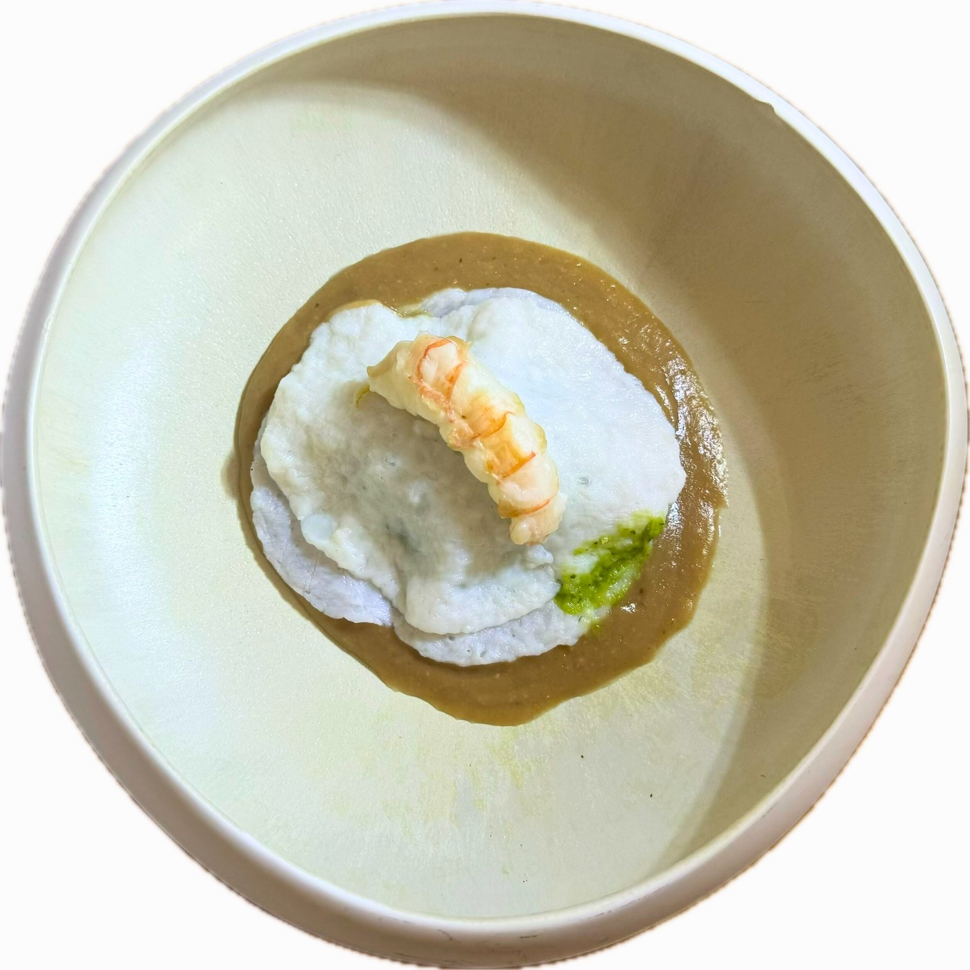 Raviolo di calamaro con salsa di pane e scampi.jpg Raviolo di calamaro con salsa di pane e scampi.jpg
