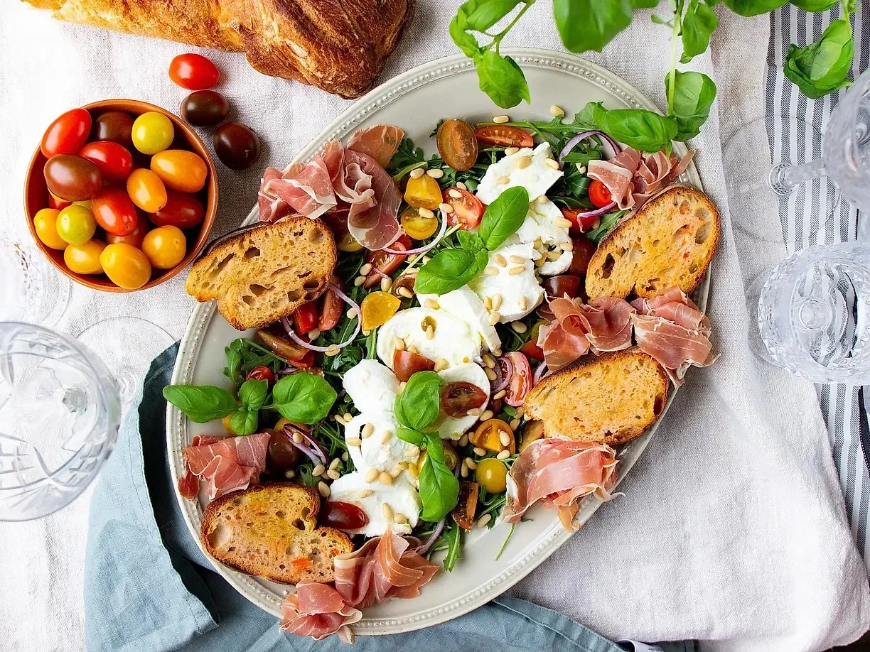 antipasti-med-mozzarella-prosciutto-och-bruschetta.jpg antipasti-med-mozzarella-prosciutto-och-bruschetta.jpg