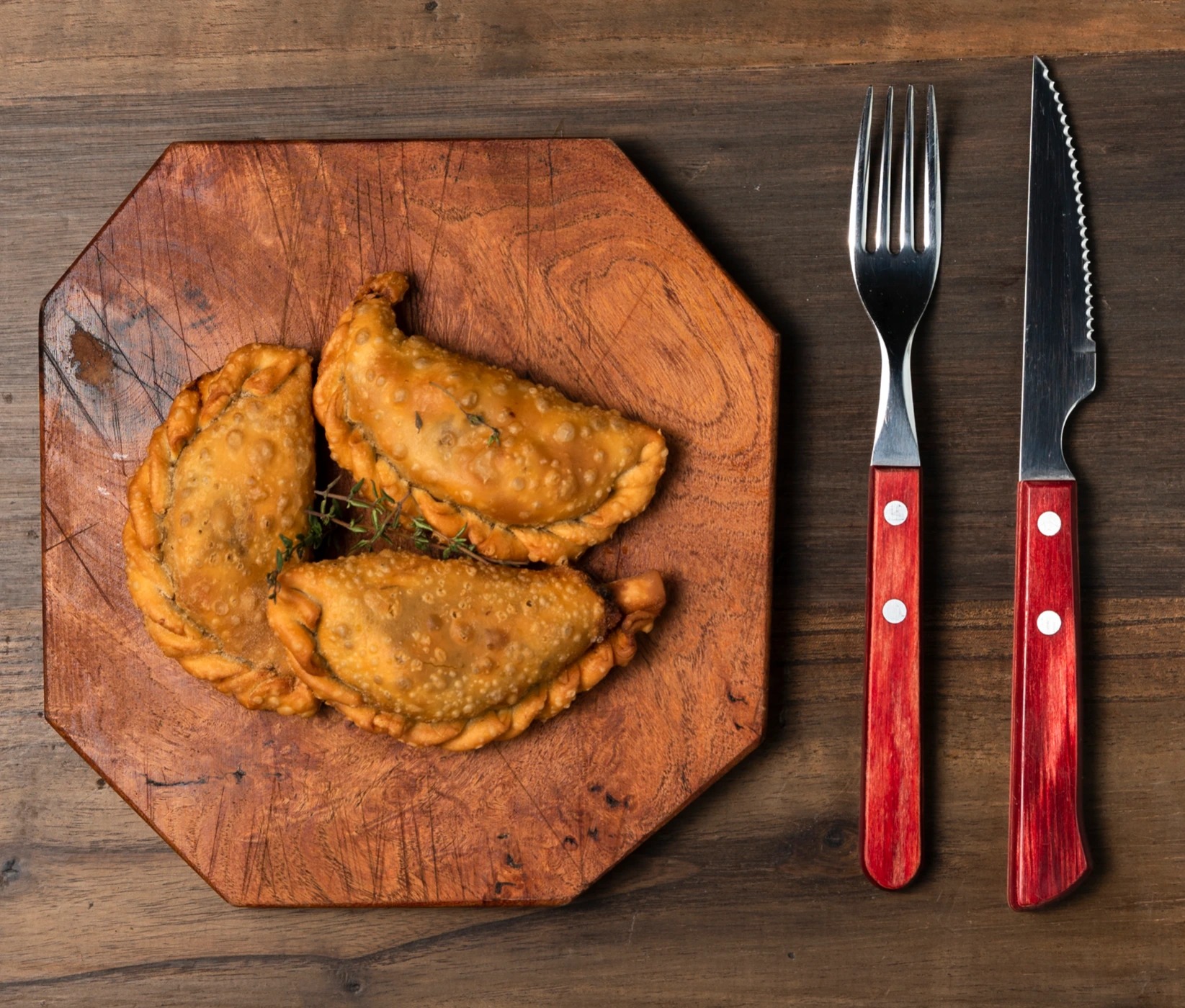 tartas-fritas-planas-con-cubiertos.jpg tartas-fritas-planas-con-cubiertos.jpg