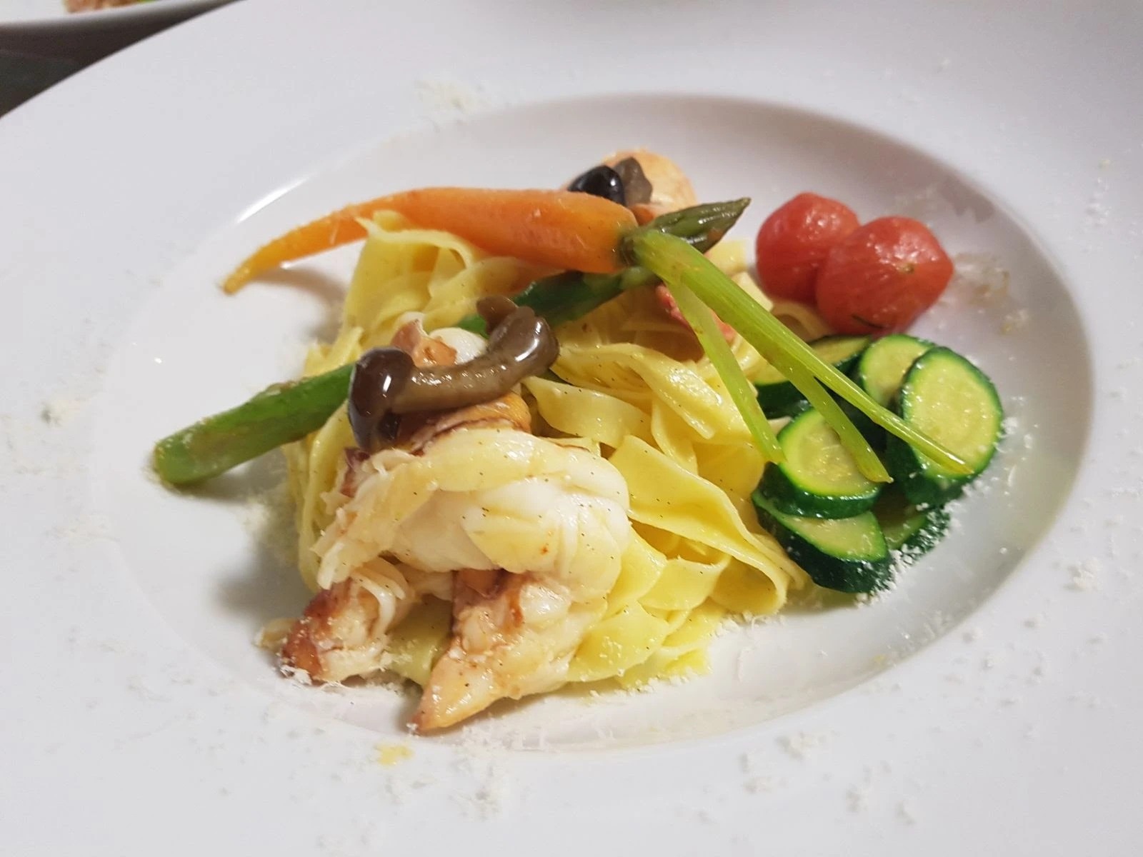 Pappardelle trufada con verdurita baby a la vainilla.jpg