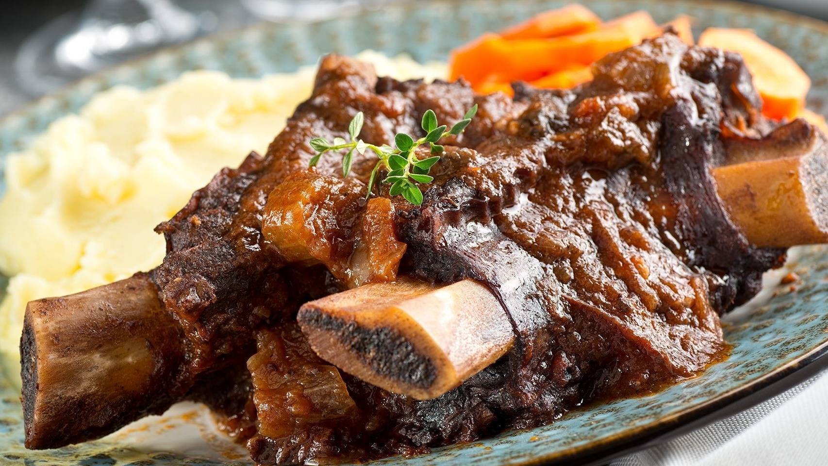 Braised Short Ribs and Polenta.jpg Braised Short Ribs and Polenta.jpg