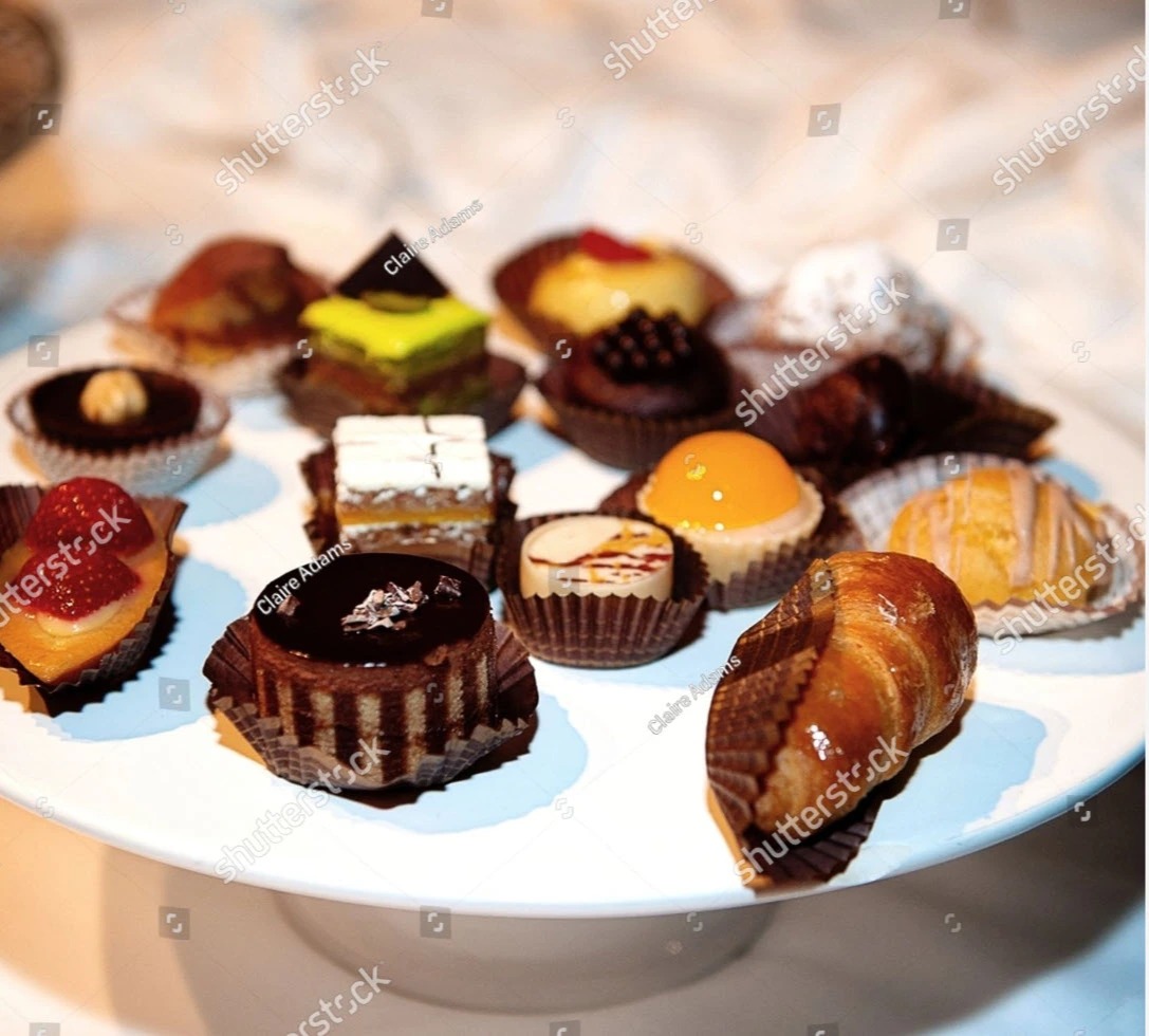 petit four.jpg petit four.jpg