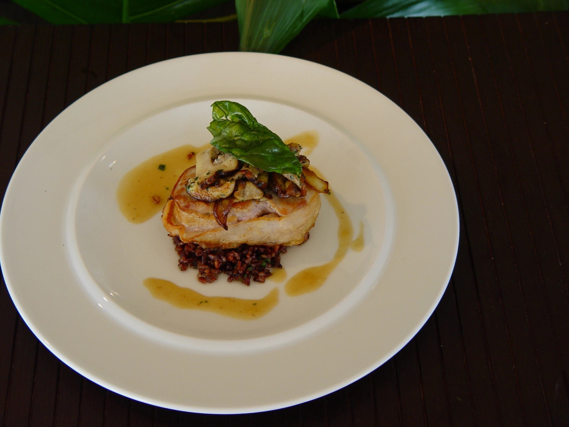 lombo di vitello rosmarino con porcini e riso rosso pilaf.jpg