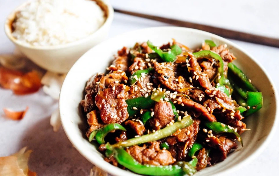 Manzo saltato con verdure.jpg