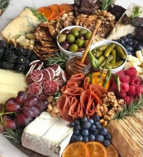 charcuterie grazing board.png