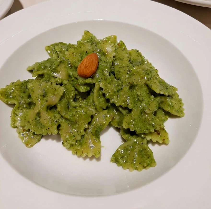 farfallepestodimandorleprezzemolo.jpg