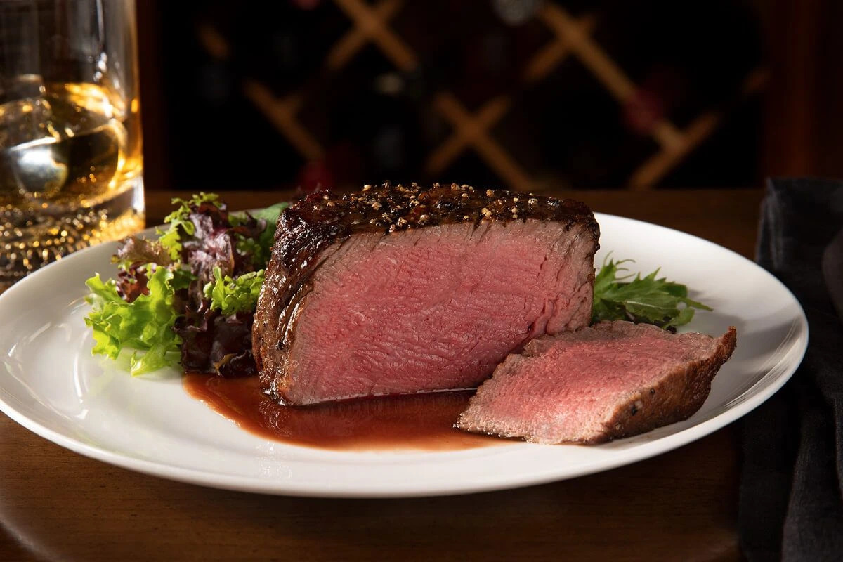 Pan_Roasted_Filet_with_Red_Wine_Reduction_Sauce_568f271e9c.jpeg