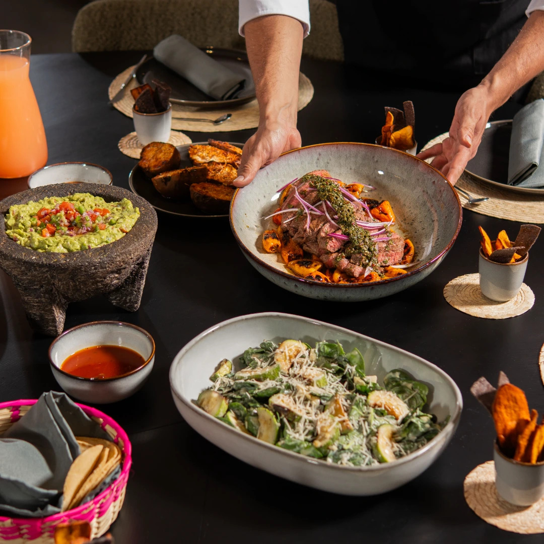 How Mexico City Eats (family style)