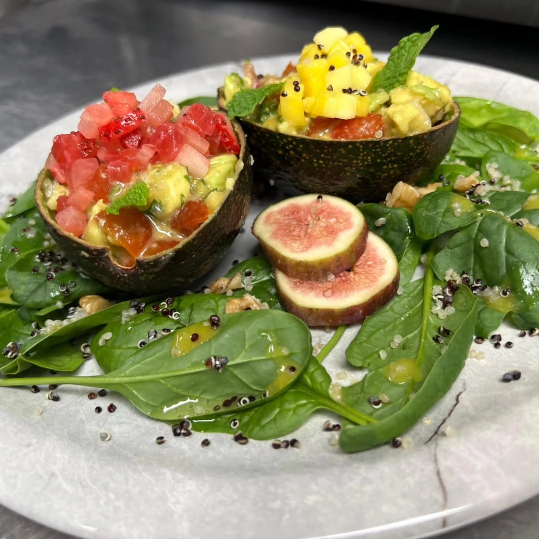 MANGO GUACAMOLE SALAD ???? THE NEW BABY STAR OF MY COLLECTION FOR SEASONAL SALADS ♥️????..........#i (1).jpg