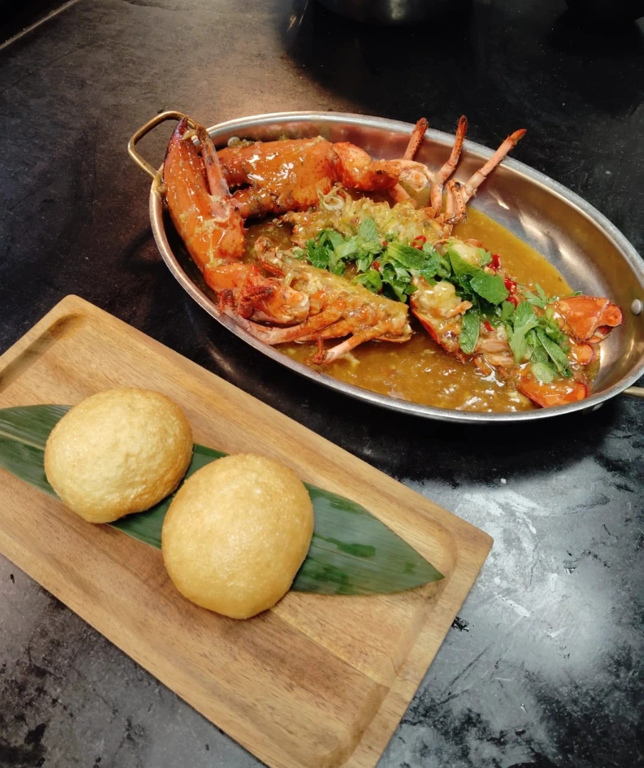 Paella de pescado y marisco