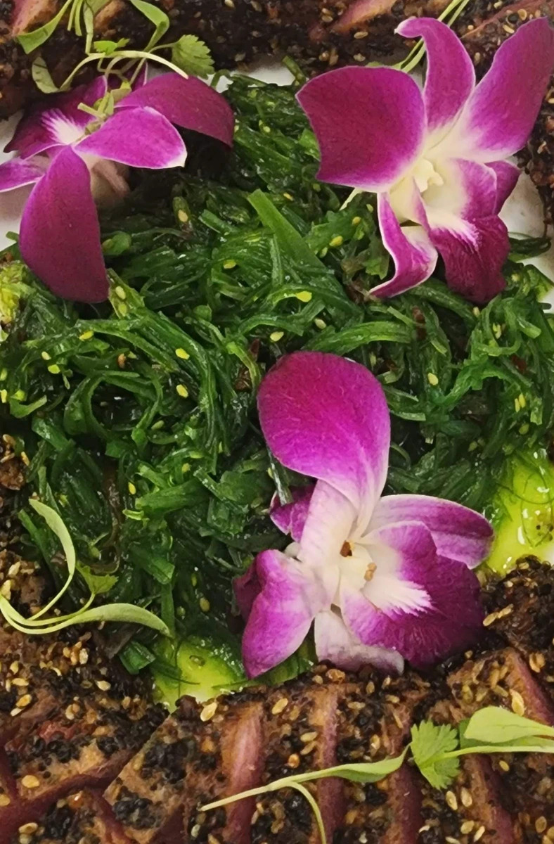 seard tuna with seaweed salad.jpg