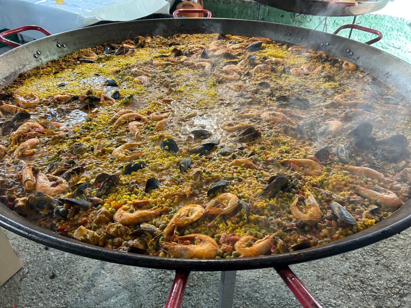 Velada entorno a una paella