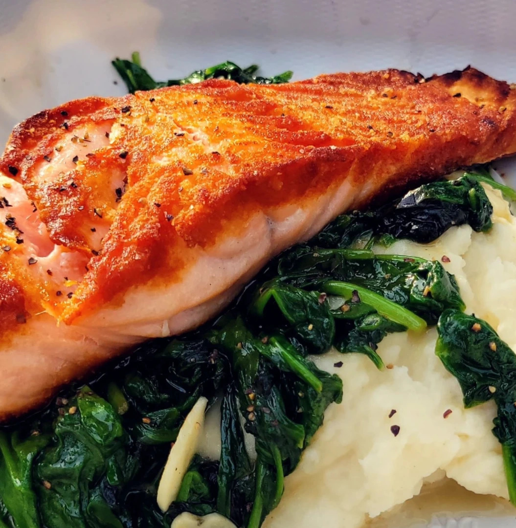 Refined Gatherings: A Relaxed, Elegant Shared Dining Experience