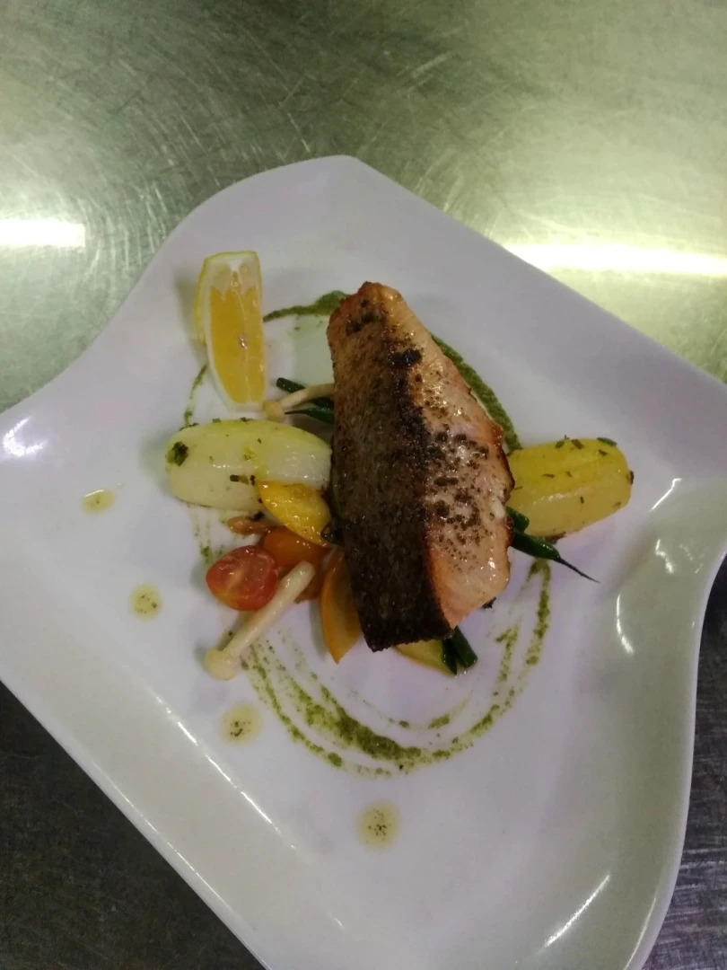 TAPAS & TALES