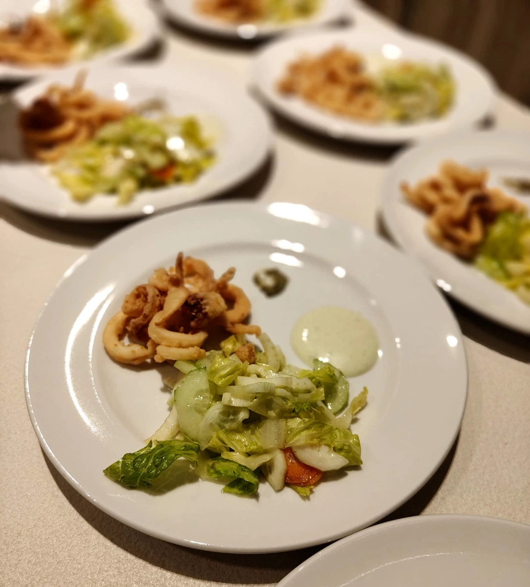 calamarofrittomaionaiseinsalata.jpeg calamarofrittomaionaiseinsalata.jpeg