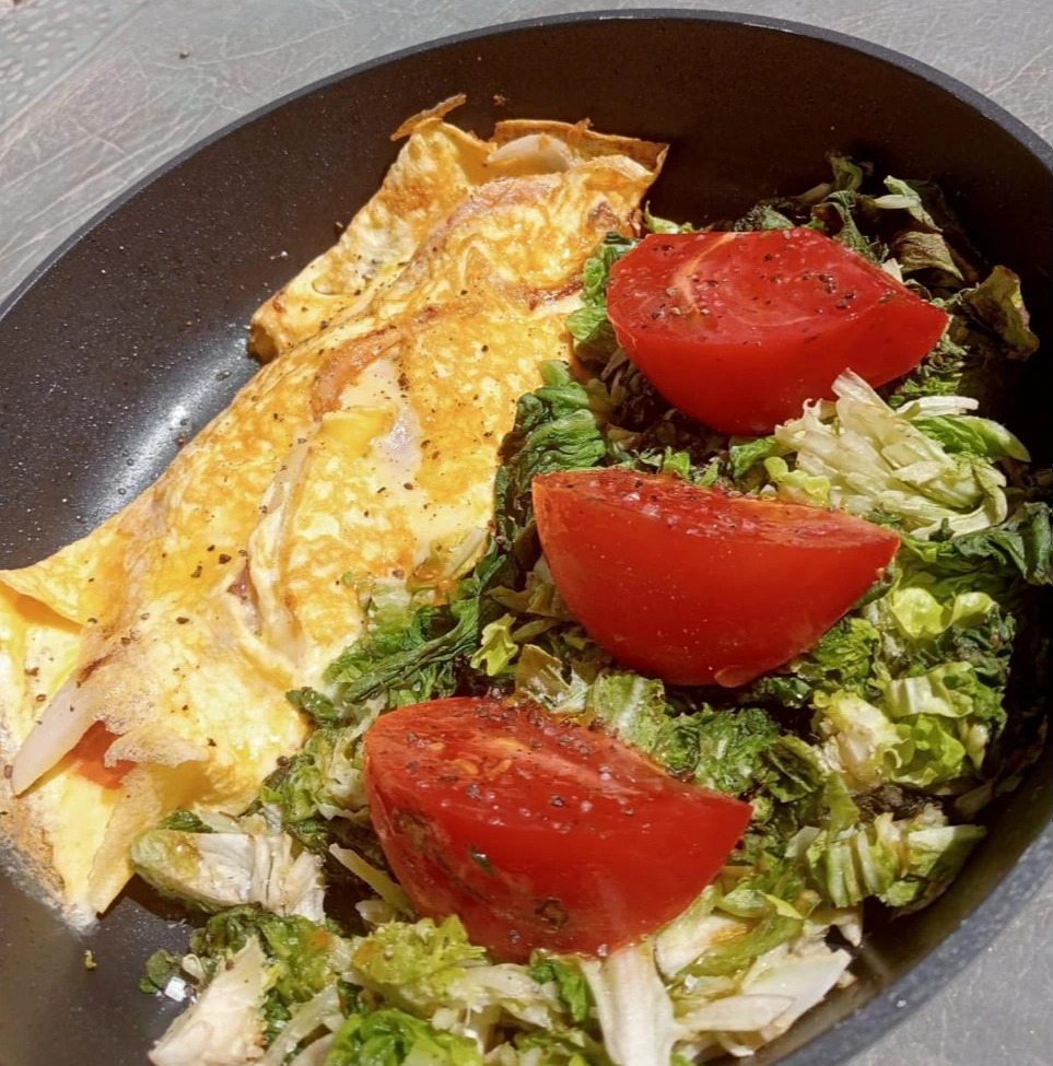 takeachef omelet con ensalada.jpeg takeachef omelet con ensalada.jpeg