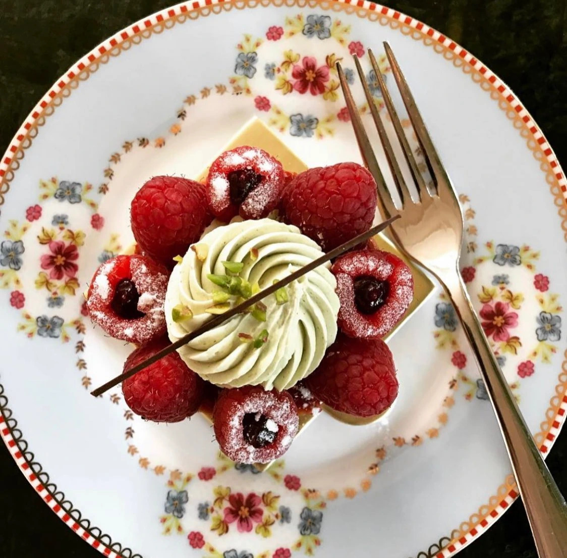 pistachio raspberry tarte.jpg pistachio raspberry tarte.jpg