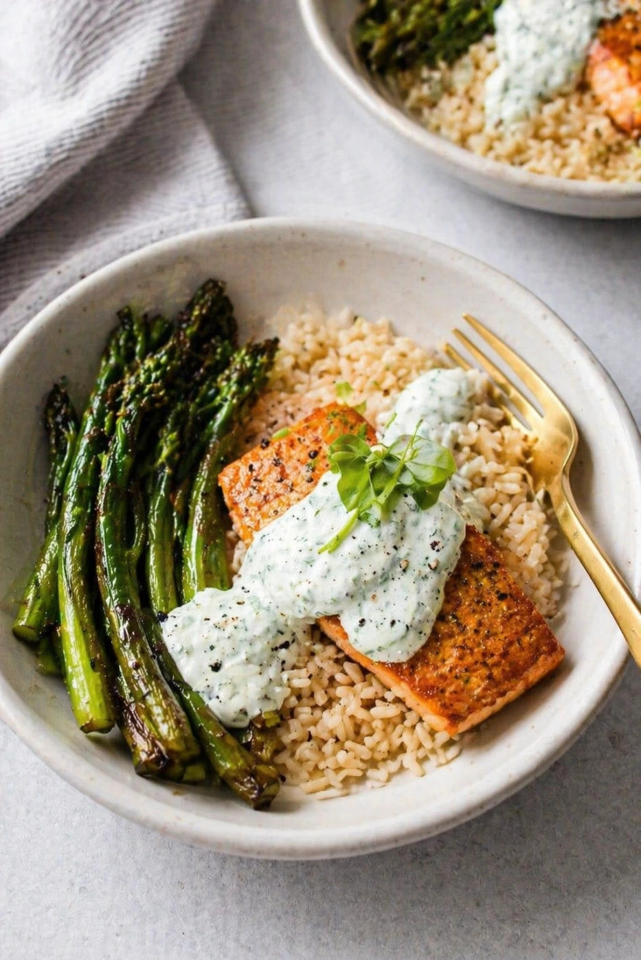 Pavé de saumon, riz & asperges vertes.png Pavé de saumon, riz & asperges vertes.png