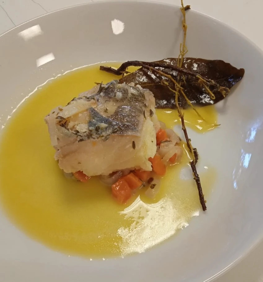 Pavé de bar beurre blanc.JPG Pavé de bar beurre blanc.JPG