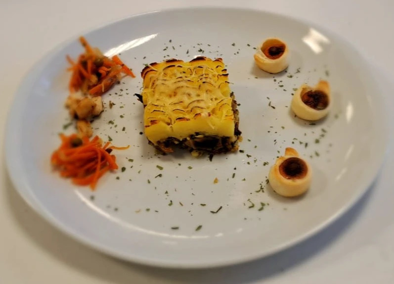 Parmentier de boeuf.JPG Parmentier de boeuf.JPG