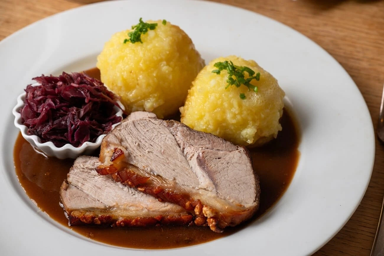 schweinebraten-biersosse.jpg